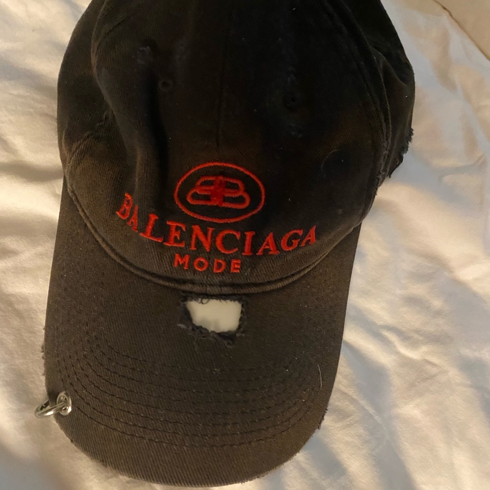Rare Balenciaga Piercing Hat - Picture 9 of 9